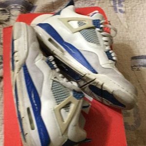 Air Jordan 4 in military blue